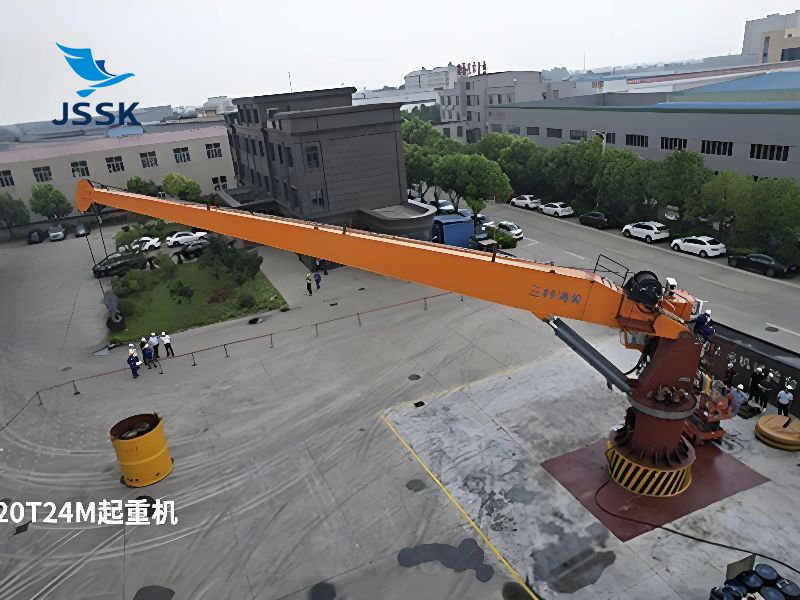 20T24M液壓回轉(zhuǎn)起重機(jī)